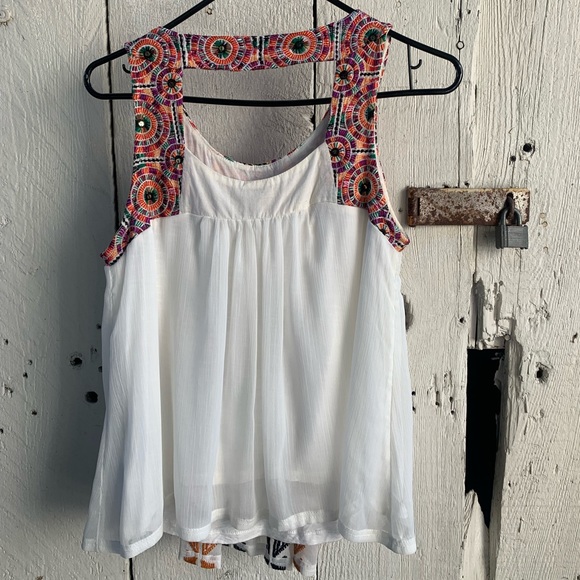 Akemi + Kin Top - Picture 5 of 8